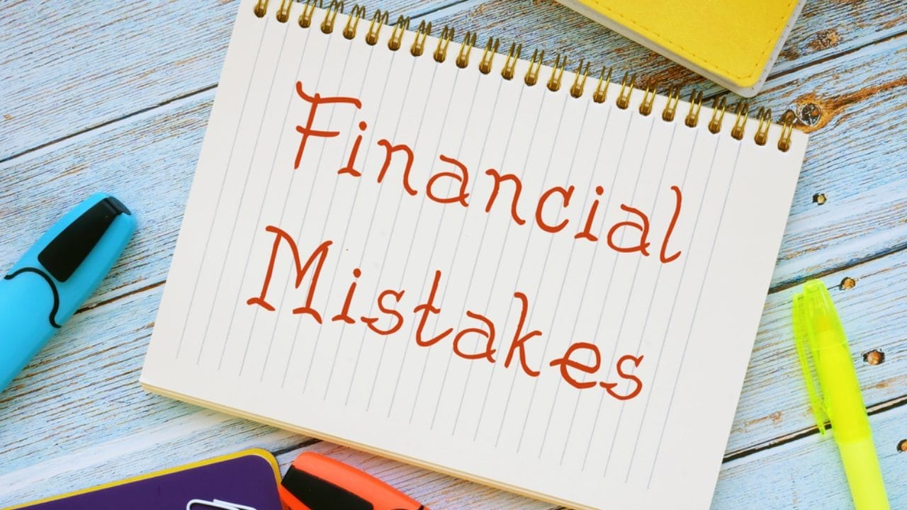 How to Manage Cash Flow and Avoid Common Financial Mistakes